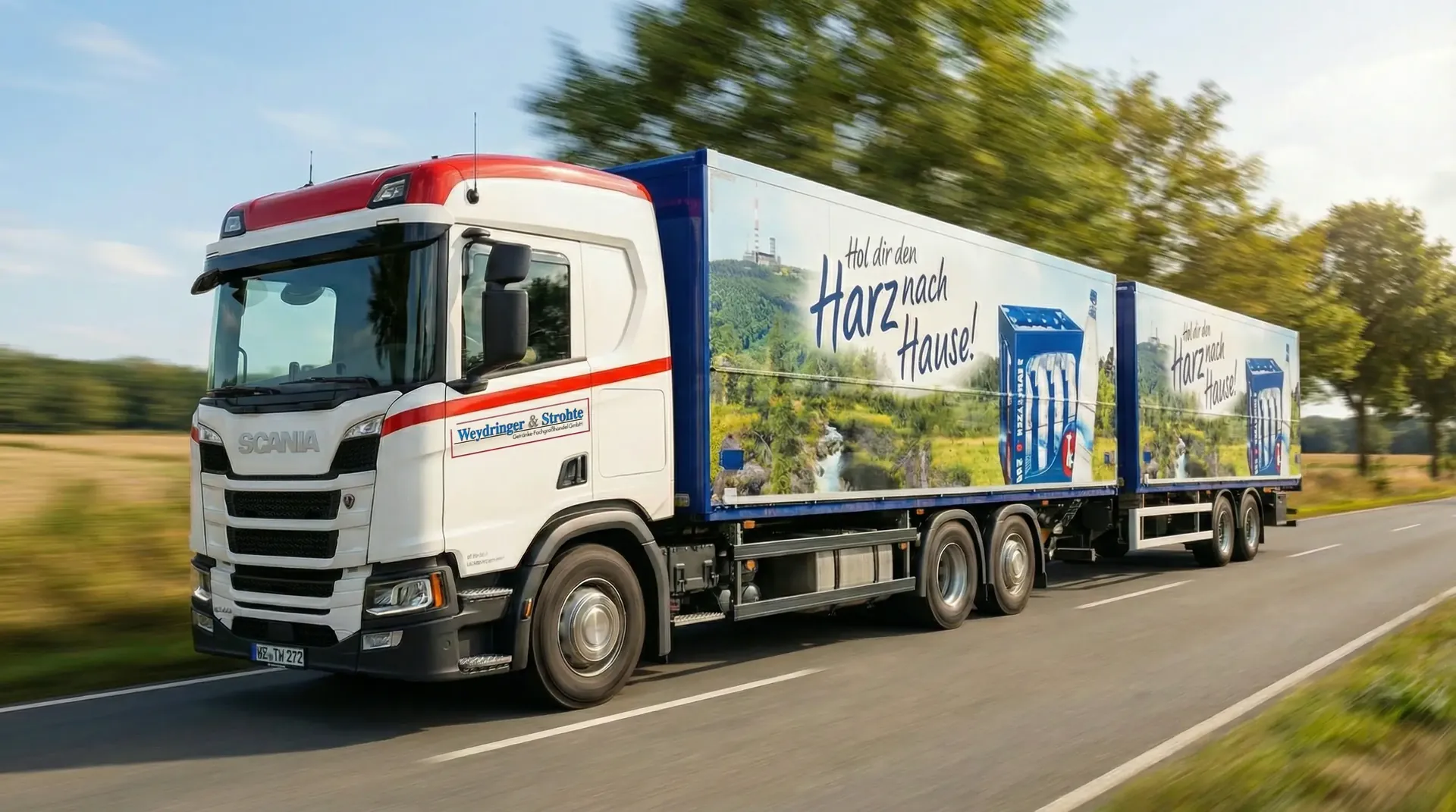Lieferfahrzeug auf einer Landstraße